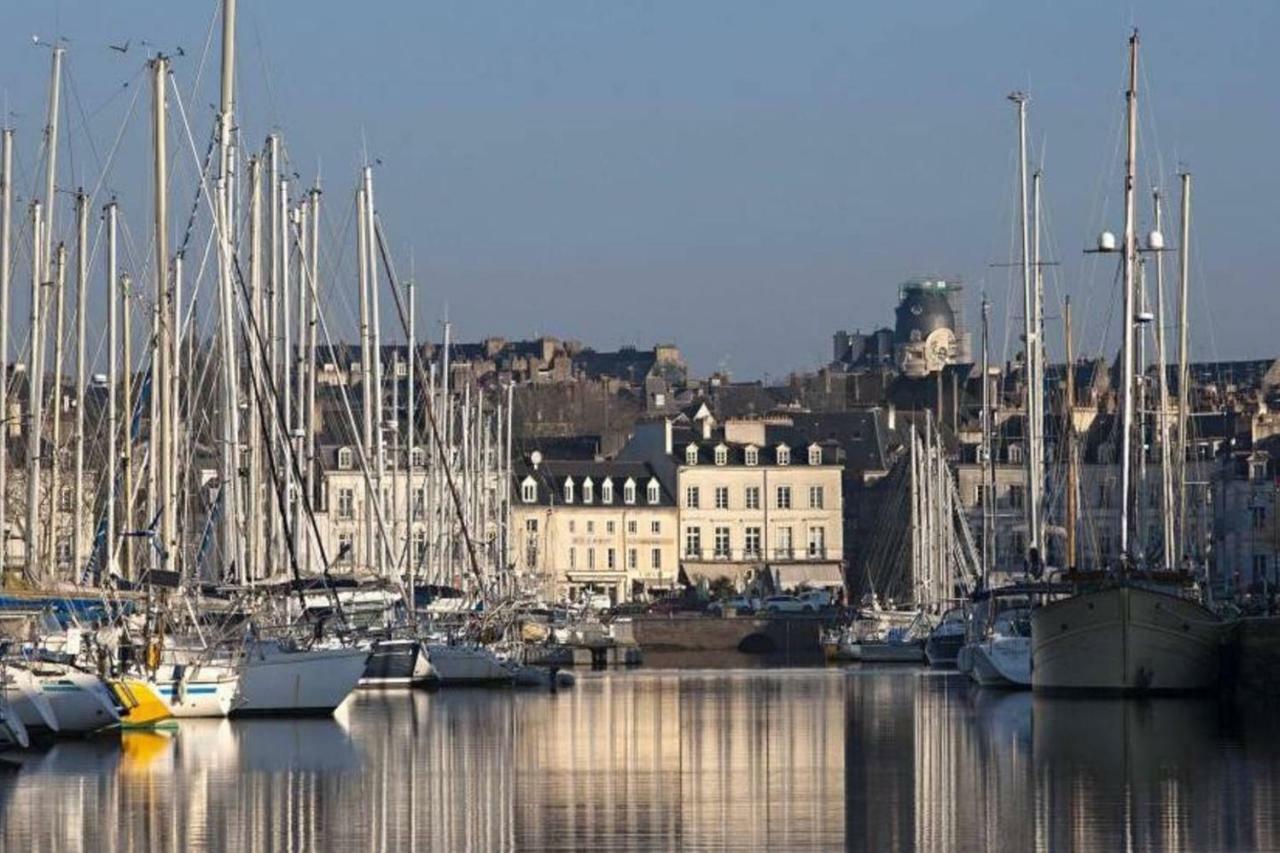Stop 100M Du Port-Parking Gratuit A 5Mn Vannes Exterior photo